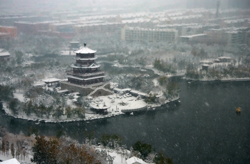 风雪南池