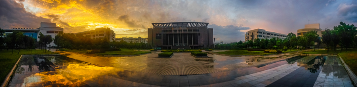 校园雨后