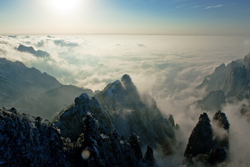 夕阳映黄山
