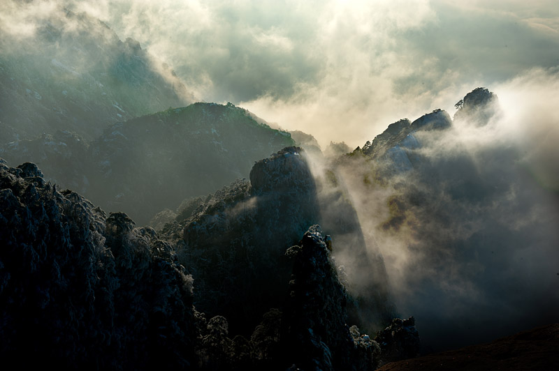 夕阳映黄山