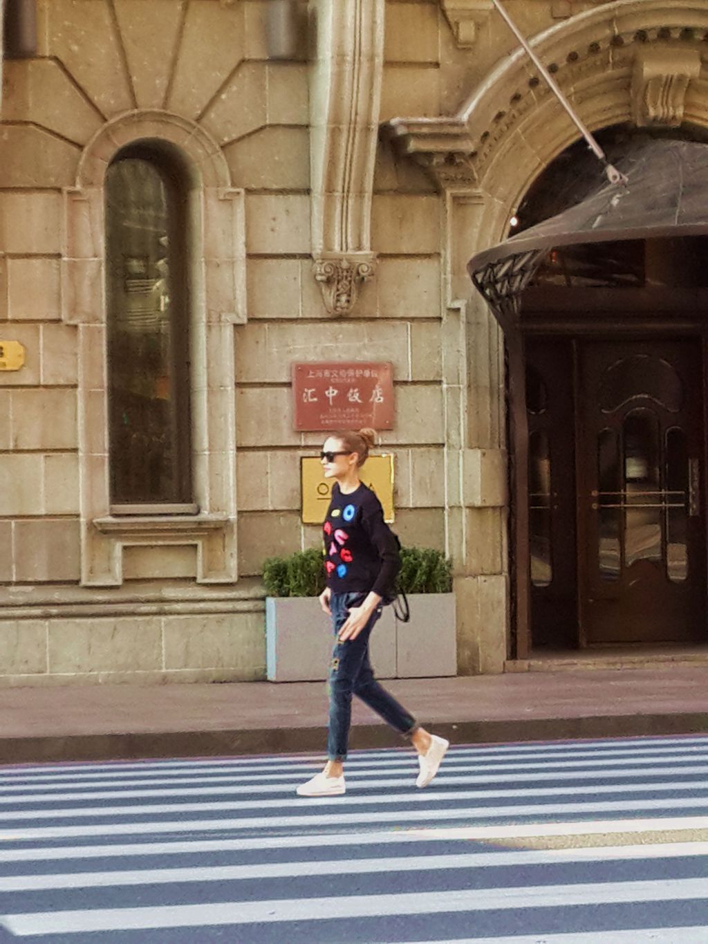 都市街头.jpg