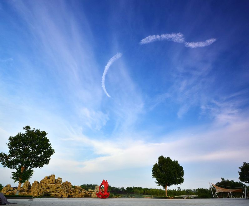 莲花湖上空小白龙.jpg