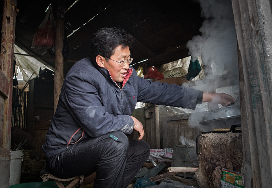 微山湖民办教师岳钊.jpg