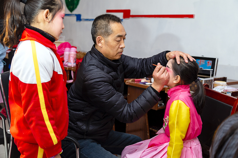 汶上县梆子剧团走进第四实验小学进行艺术指导