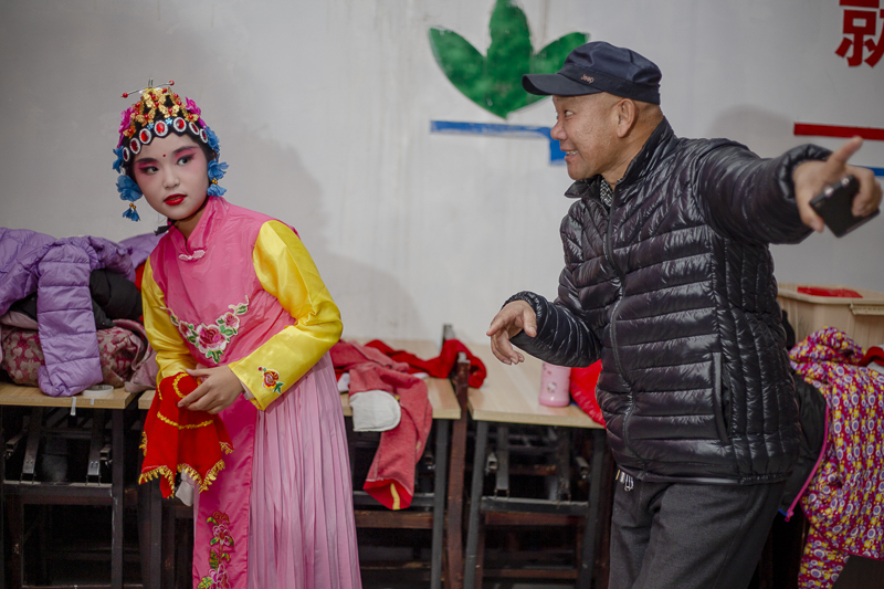 汶上县梆子剧团走进第四实验小学进行艺术指导
