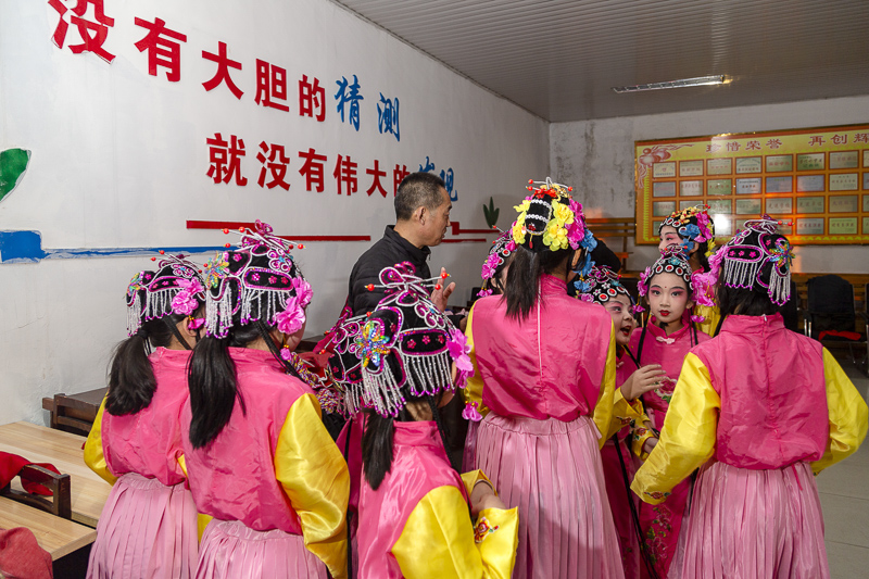 汶上县梆子剧团走进第四实验小学进行艺术指导