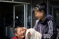父母在，人生尚有来处；父母去，人生只剩归途。