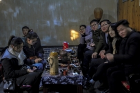 老茶馆里的年轻人