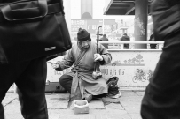 夹缝中。。。